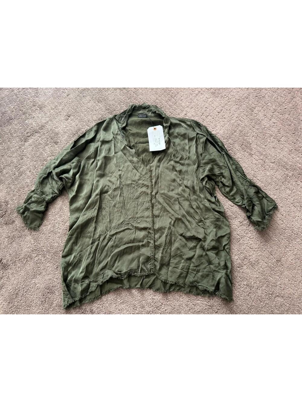AM Women’s Tracia Crinkle Top Army Green Size Onesize $472.00